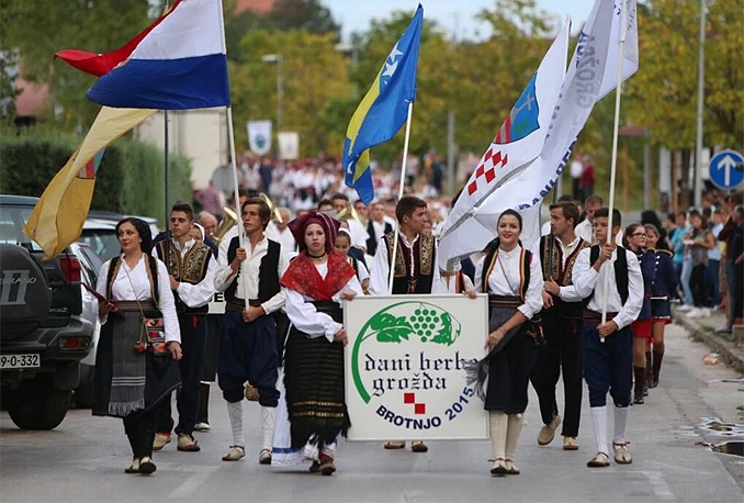 Službeno otvoreni ‘’Dani berbe grožđa - Brotnjo 2015.''