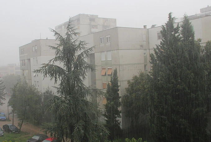 U nedjelju pljuskovi i zahlađenje