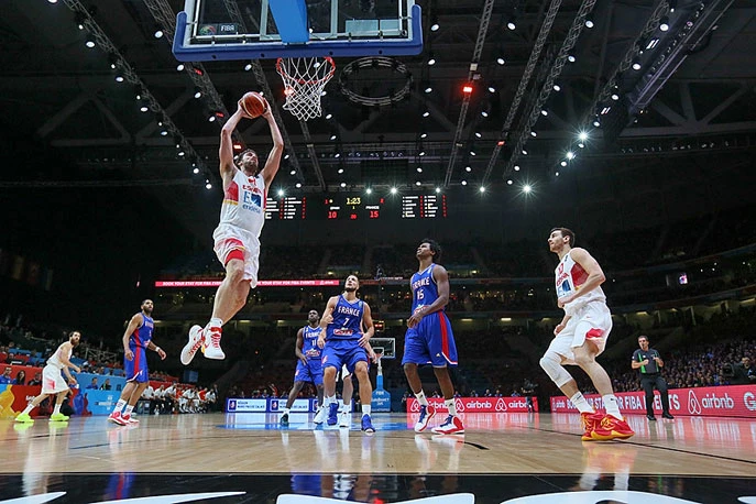Čudesni Pau Gasol odveo Španjolsku u finale