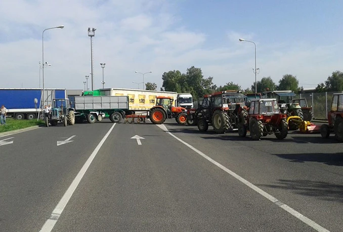 Poljoprivrednici blokirali granični prijelaz kod Orašja