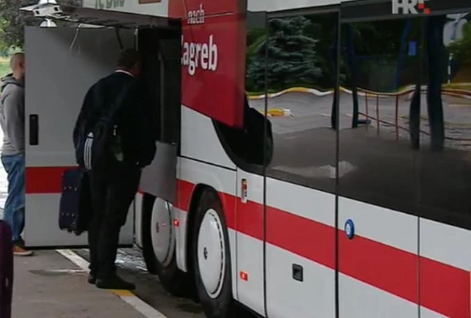 Podacima putnika vozač autobusa otvarao račune u kladionicama