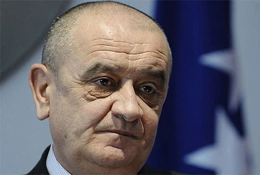 Oni koju su napravili dugove i rušili dogovore ne mogu biti kritičari