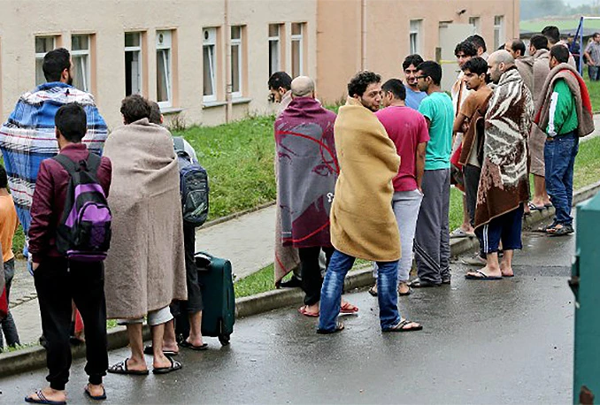 Buknuo požar u zgradi prihvatilišta za imigrante, skakali kroz prozor da se spase