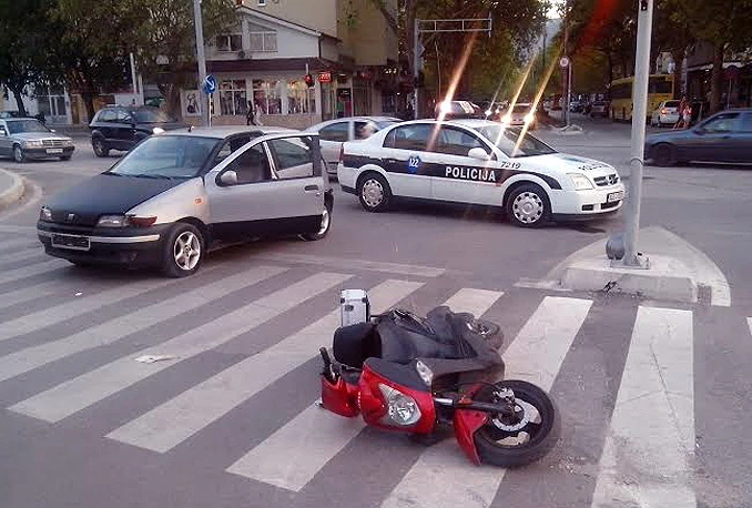 Mostar: Sudar Fiata i skutera, jedna osoba ozlijeđena
