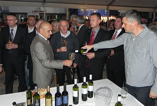 Jubilej: U drugoj polovini rujna 60. dani berbe grožđa - Brotnjo 2015.