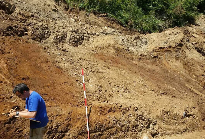 Prijedor: U masovnoj grobnici pronađeno 80 pojedinačnih posmrtnih ostataka