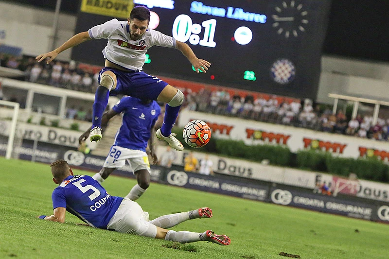 Hajduk podbacio u prepunom Poljudu: Slovan ipak ide u skupine