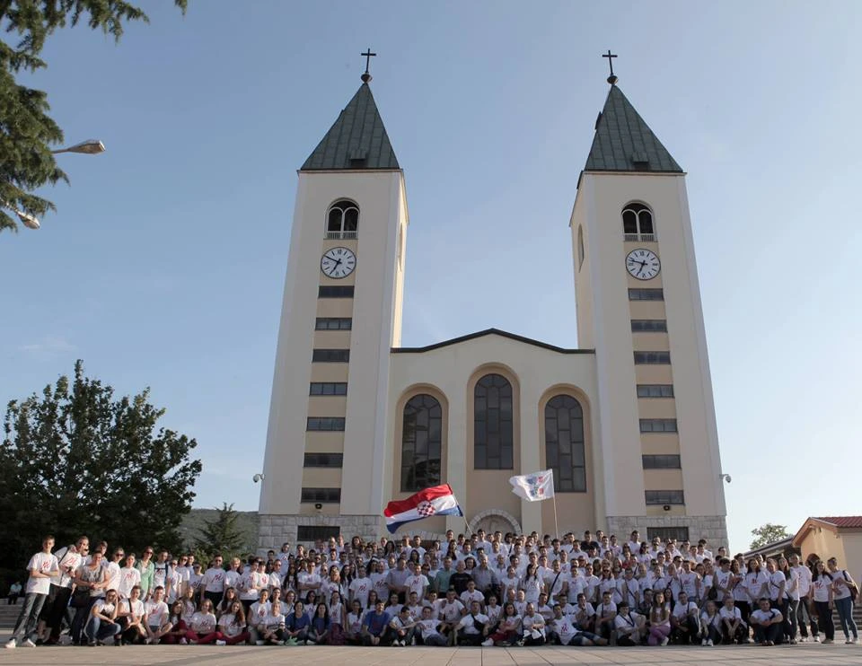 Mladež HDZ-a hodočasti u Međugorje