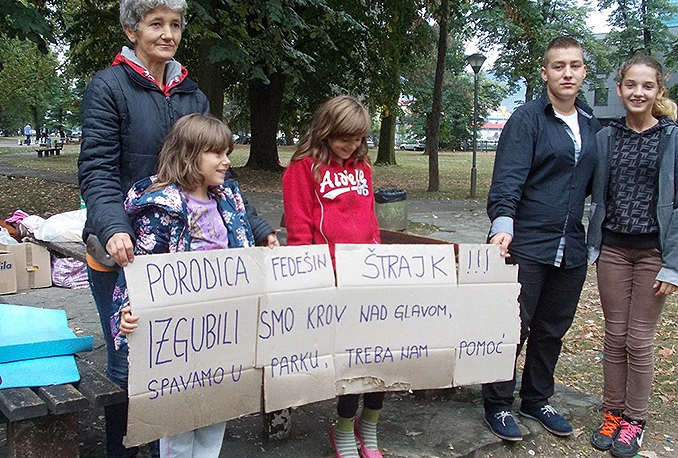 Majka s četiri maloljetne kćeri traži pomoć u parku