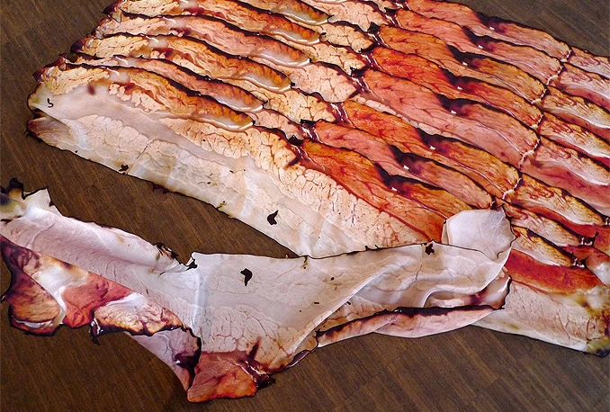 Najluđi proizvodi od slanine: Od šalova, sapuna, do kondoma