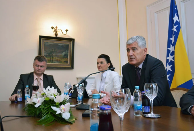 Reorganizacija ne znači stvaranje trećeg entiteta