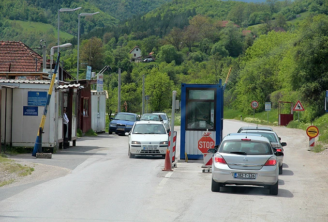 Službenici Granične policije priveli dvije osobe sa dvojnim državljanstvom