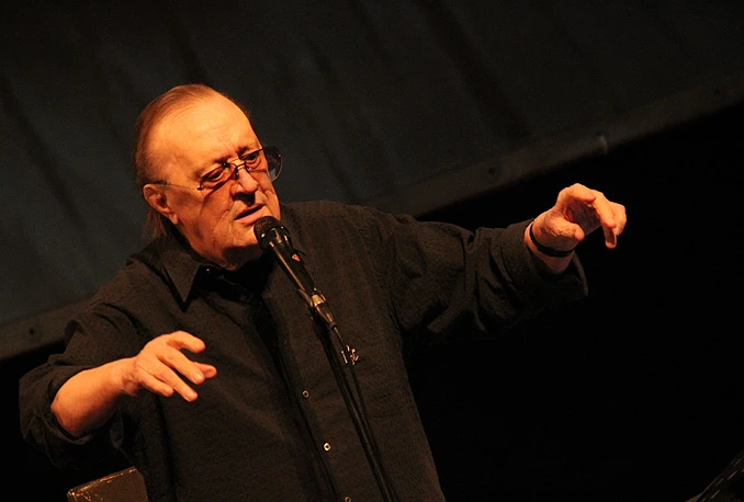 Umro Arsen Dedić