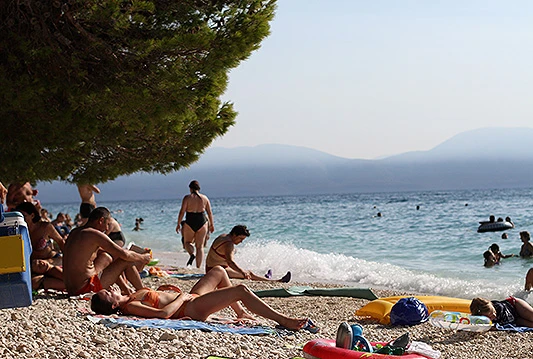 Na Makarskoj rivijeri velika smjena turista