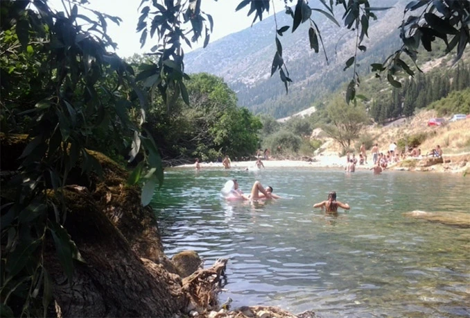 Stolac skinuo s trona Mostar