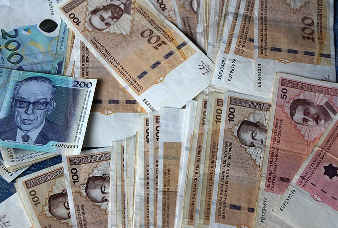 Kladanj: Zaustavili vozilo i od vozača uzeli 62.000 KM