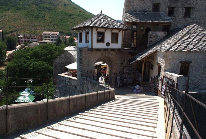 Članovi Predsjedništva BiH na obilježavanju godišnjice novog Starog mosta