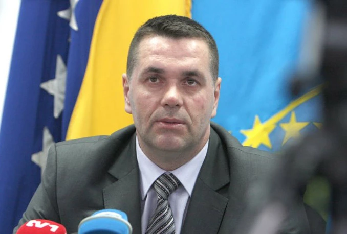 Premijer podnio ostavku nakon pola godine