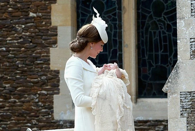 Krštenje princeze Charlotte: Voda iz Jordana i pet kumova