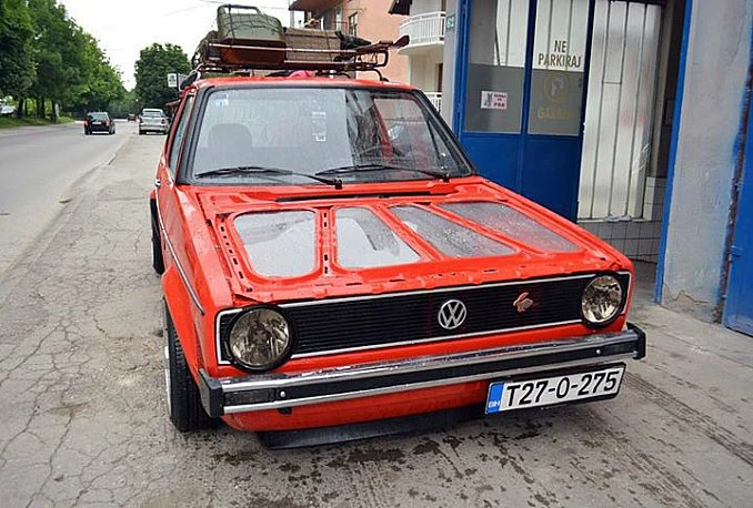Vlasnik Golfa svoj automobil polira prije svakog izlaska na cestu