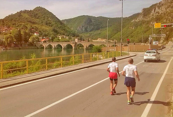 Aco Golo trči od višegradskog do Starog mosta