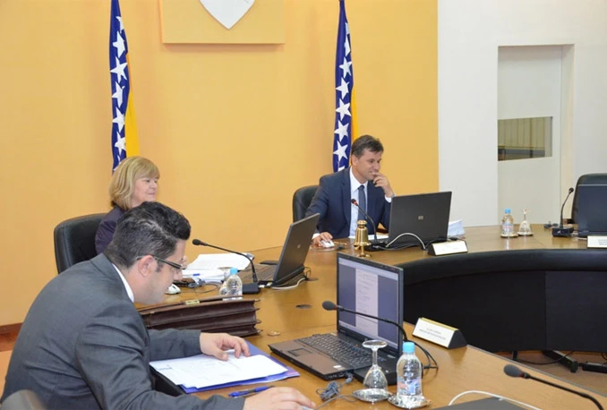 Vlada odredila koga se štiti i koliko policija puca