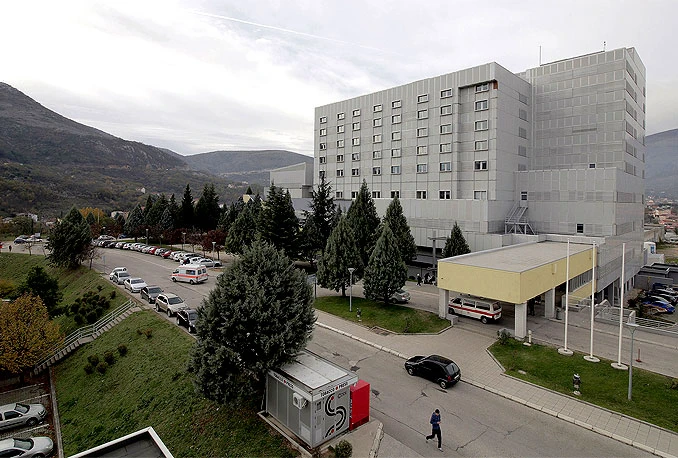 Bolnice su se svele na preživljavanje i kupovinu najjeftinijih sredstava