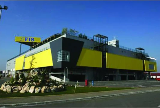 Požar u tržnom centru FIS