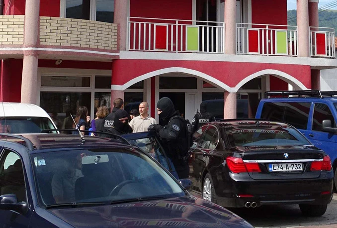 SIPA i Francuzi love organizatore džeparenja