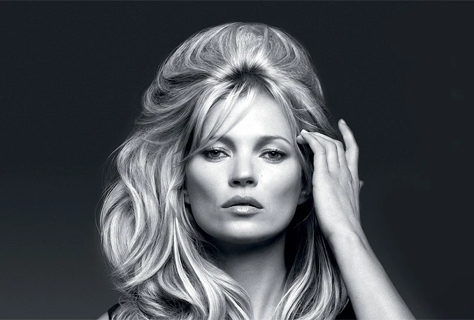 Kate Moss izbačena iz aviona