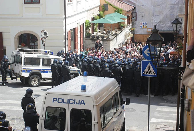 Branitelji napuštaju Markov trg i odlaze u Savsku, čekaju ponedjeljak
