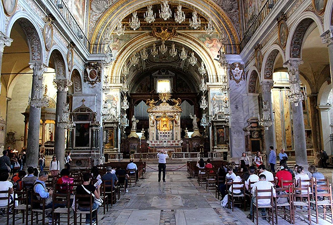 Santa Maria in Aracoeli: Rimska crkva koja čuva grobnicu kraljice Katarine