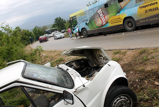 Mostar-Čitluk: Sudar autobusa i osobnog automobila