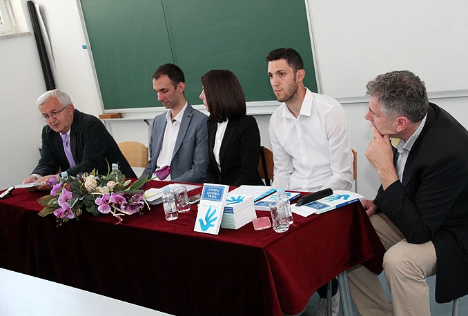 Mostar: Predstavljena knjiga studenta politologije Augustina Zonjića