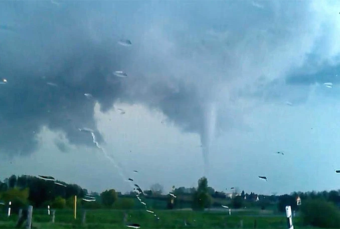 Tornado protutnjao sjeveroistokom Njemačke, trideset osoba ozlijeđeno