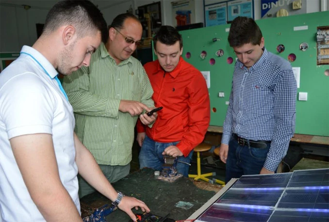 Mladi sarajevski inovatori izumili crijep koji iz sunčeve proizvodi električnu energiju