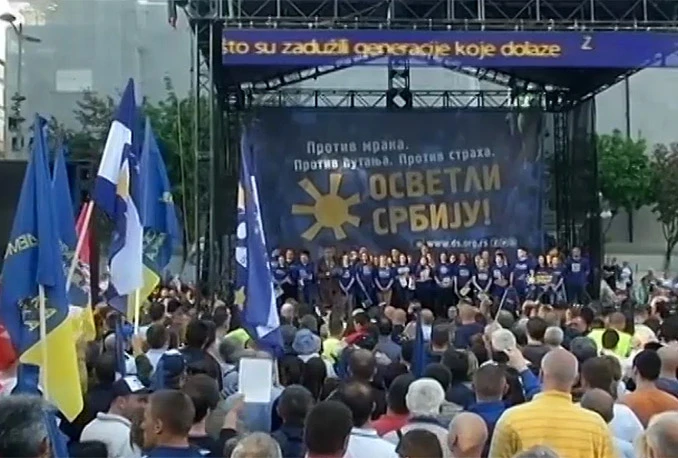 Desetci tisuća ljudi na prosvjedu oporbe u Beogradu