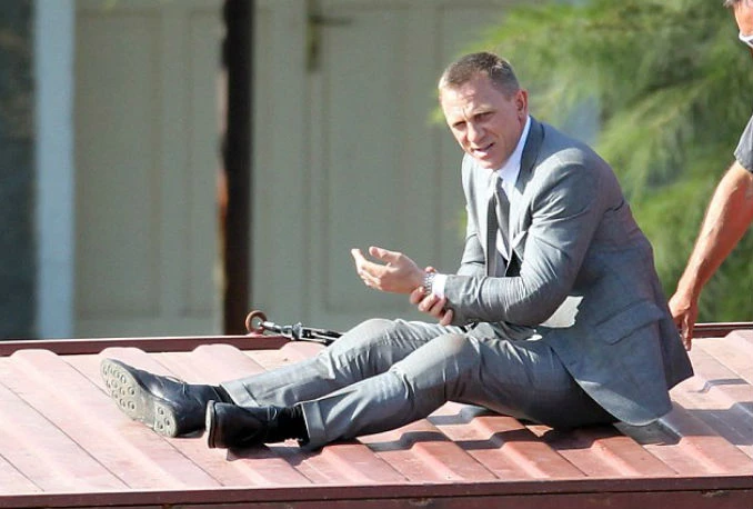 James Bond ozlijedio koljeno