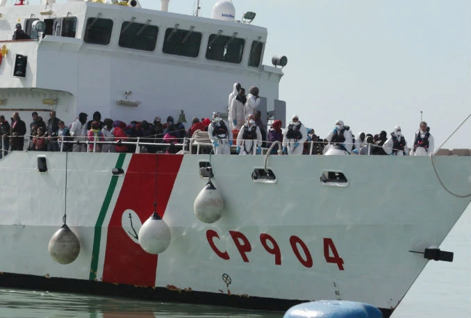 Kod obala Sicilije spašeno više od 300 imigranata