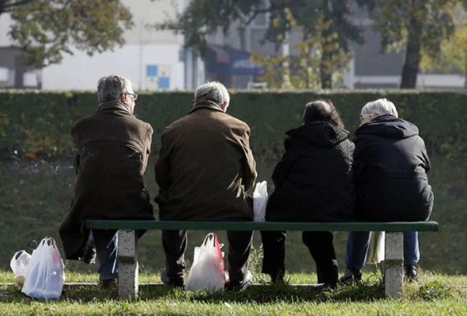 Umirovljenici u strahu: Ukrast će nam jednu mirovinu!