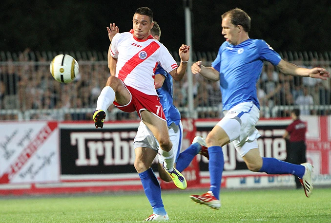 Derbi pod Bijelim brijegom, Široki čuva vrh protiv Slobode