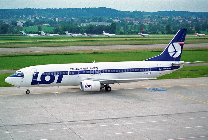Putnici natjerali pilota da spusti avion