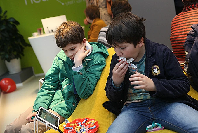 Osobama s autizmom pomaže korištenje interneta