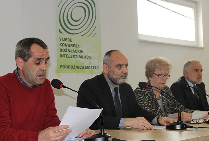 Nekad slobodarski, danas urušeni: Mostarci izgledaju kao Parižani