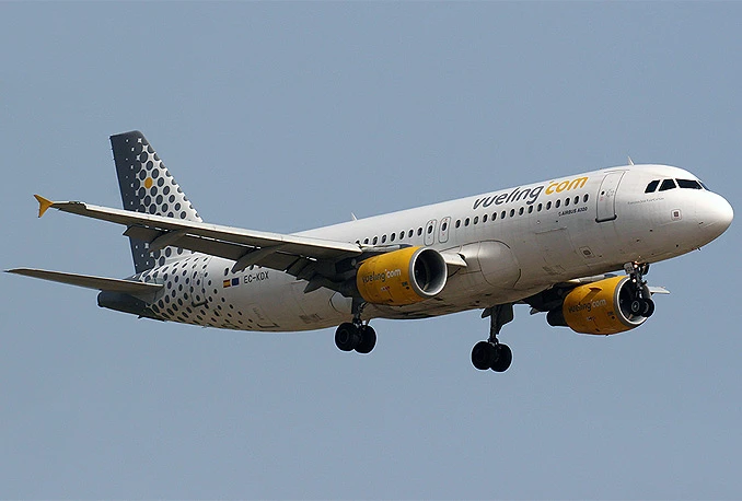 Nakon što je osjetio miris paljevine kapetan Vuelinga spustio Airbus