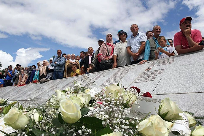 Clinton dolazi u Srebrenicu, Obama se čeka