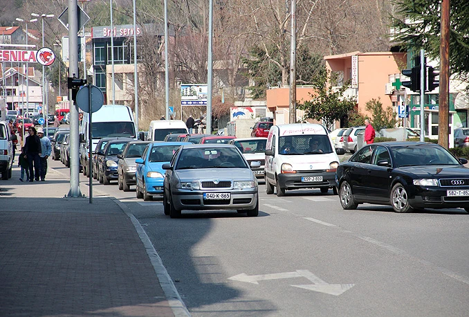 Semafor u Dubrovačkoj stvorio ogromne kolone