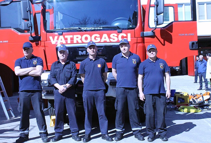 Nakon 28 godina mostarski vatrogasci dobili još jedno vozilo