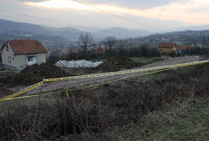 Vreća bombi zaustavila radove na autoputu
