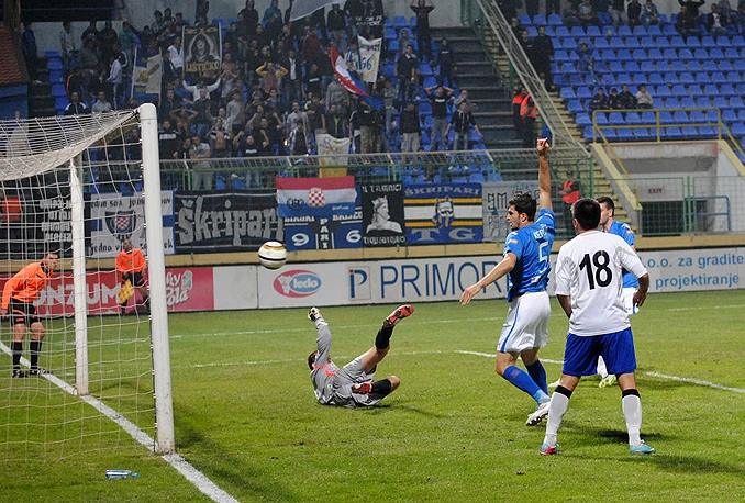 Derbi kola na Pecari, lider Široki dočekuje Željezničar